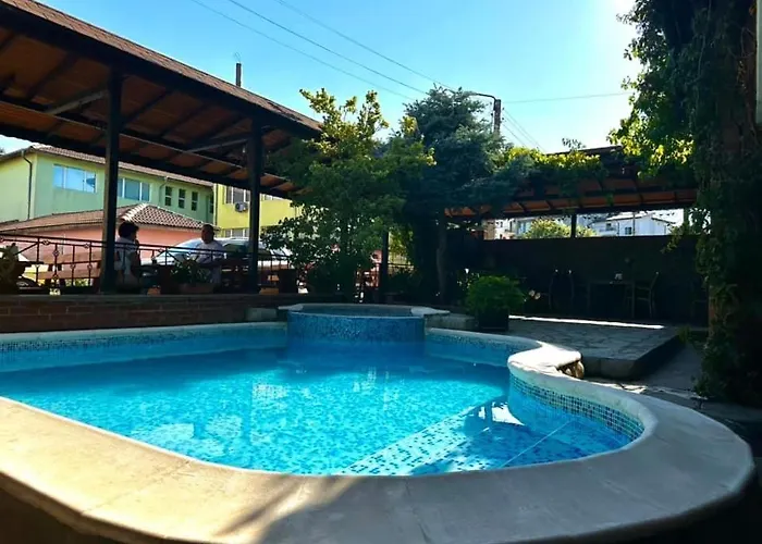 хотел м1 2* Primorsko